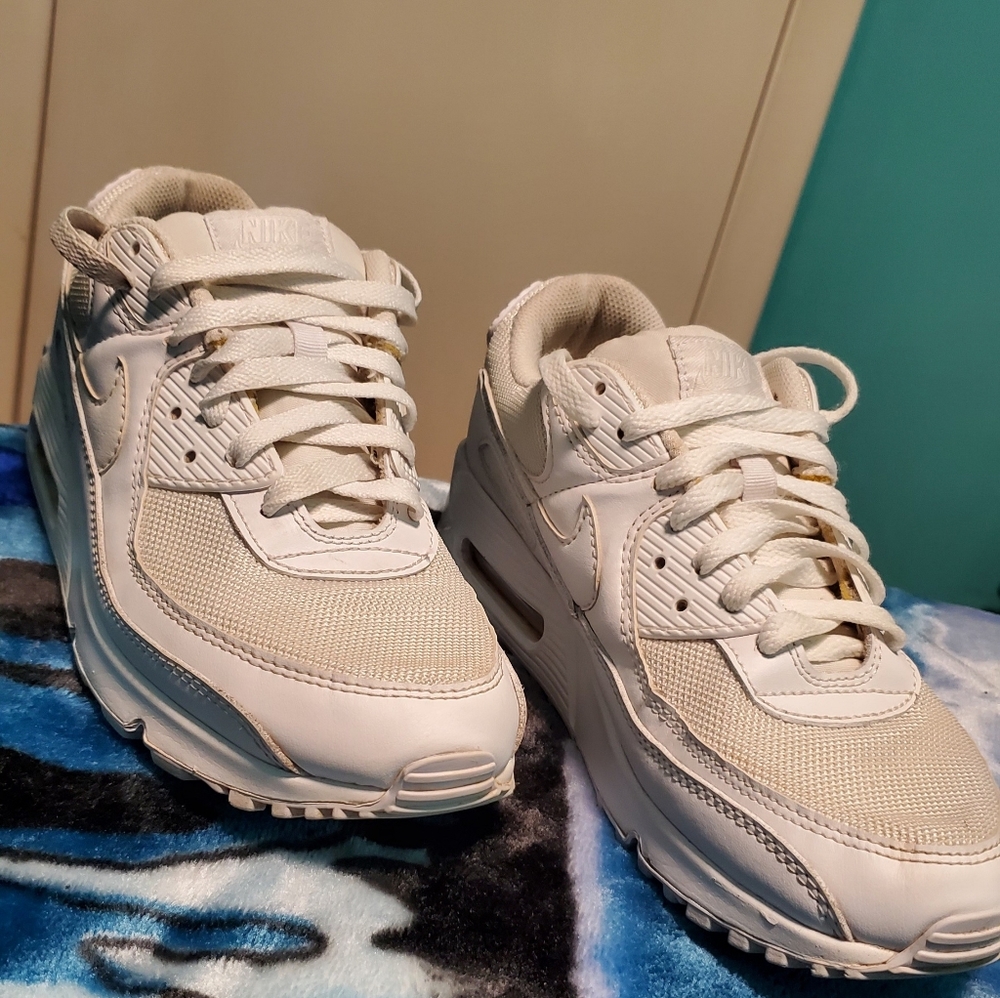)Sold(Nike air max 90 triple white